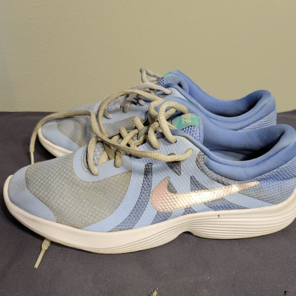 Nike Revolution 4  Light Blue Sky Blue Bv7441-400 Sz 6Y - Picture 3 of 9